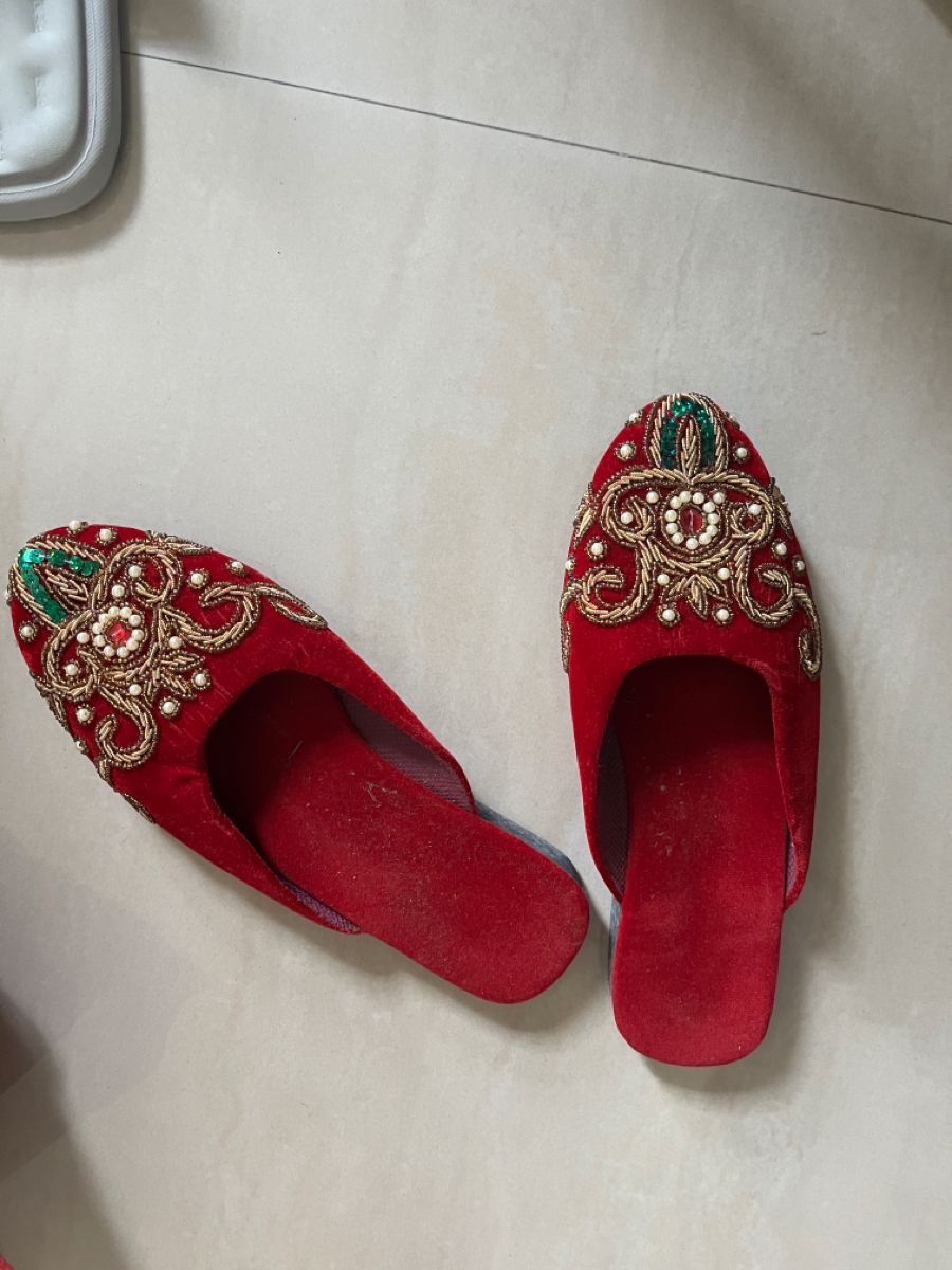 red velvet slippers